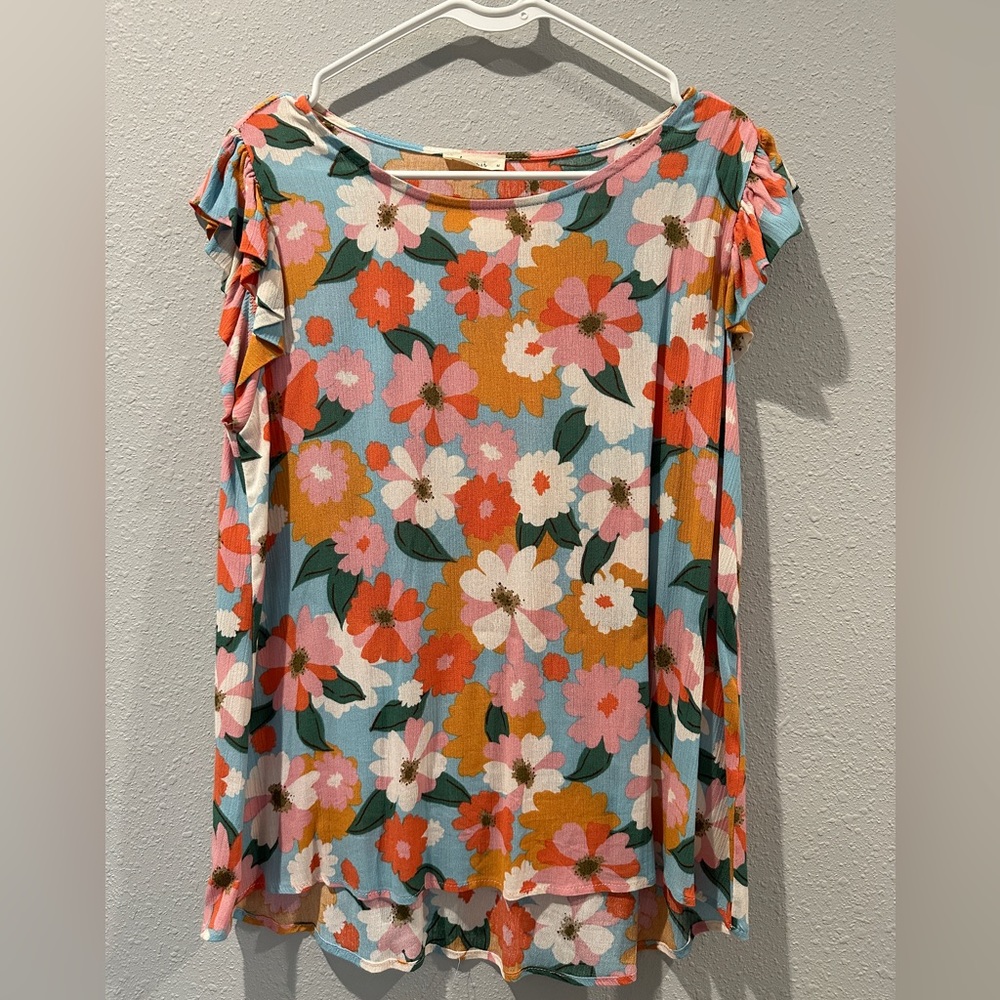 Les Ami’s floral short sleeve top 100% rayon